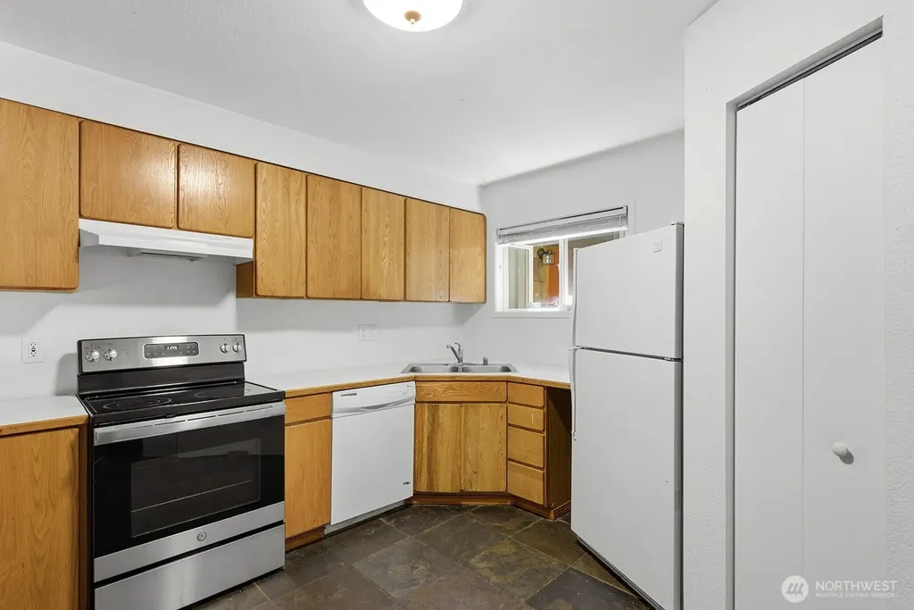 16524 35th Avenue NE Lake Forest Park WA 98155