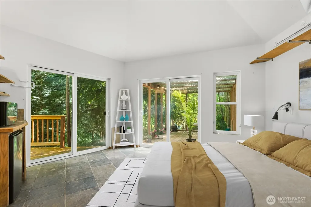 16524 35th Avenue NE Lake Forest Park WA 98155