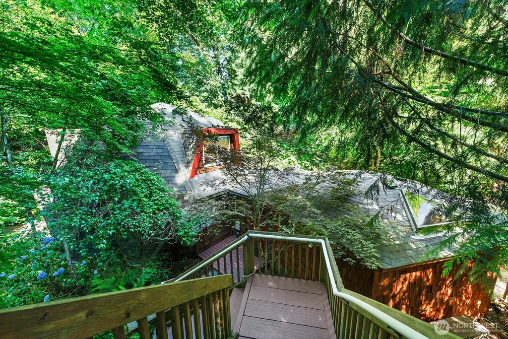 16524 35th Avenue NE Lake Forest Park WA 98155