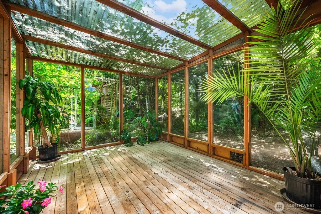16524 35th Avenue NE Lake Forest Park WA 98155