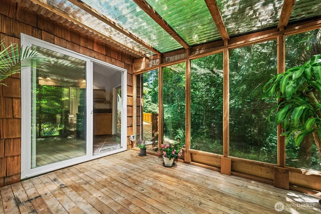 16524 35th Avenue NE Lake Forest Park WA 98155