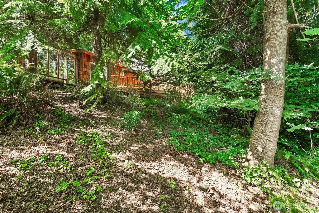 16524 35th Avenue NE Lake Forest Park WA 98155