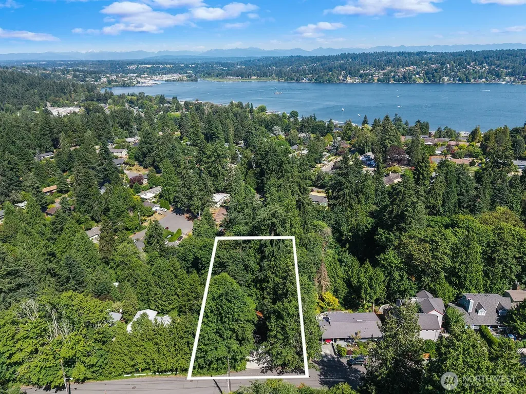 16524 35th Avenue NE Lake Forest Park WA 98155