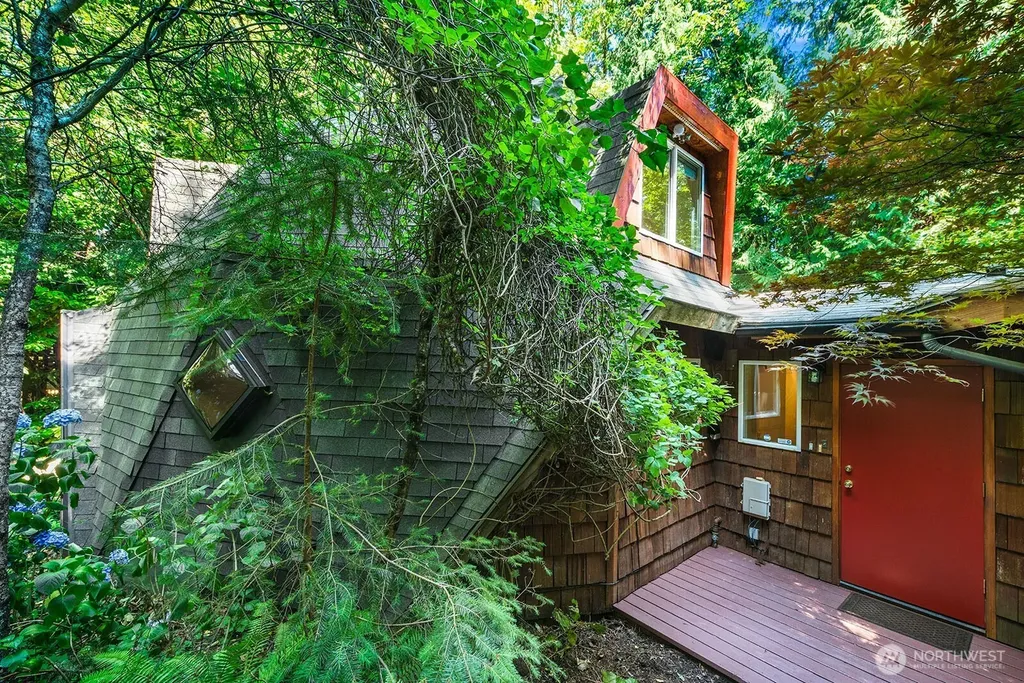 16524 35th Avenue NE Lake Forest Park WA 98155