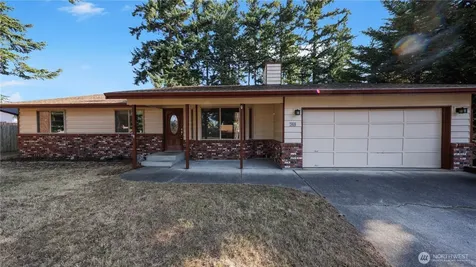 368 NW Columbia Drive Oak Harbor WA 98277