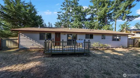 368 NW Columbia Drive Oak Harbor WA 98277
