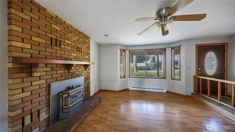368 NW Columbia Drive Oak Harbor WA 98277