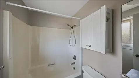 368 NW Columbia Drive Oak Harbor WA 98277