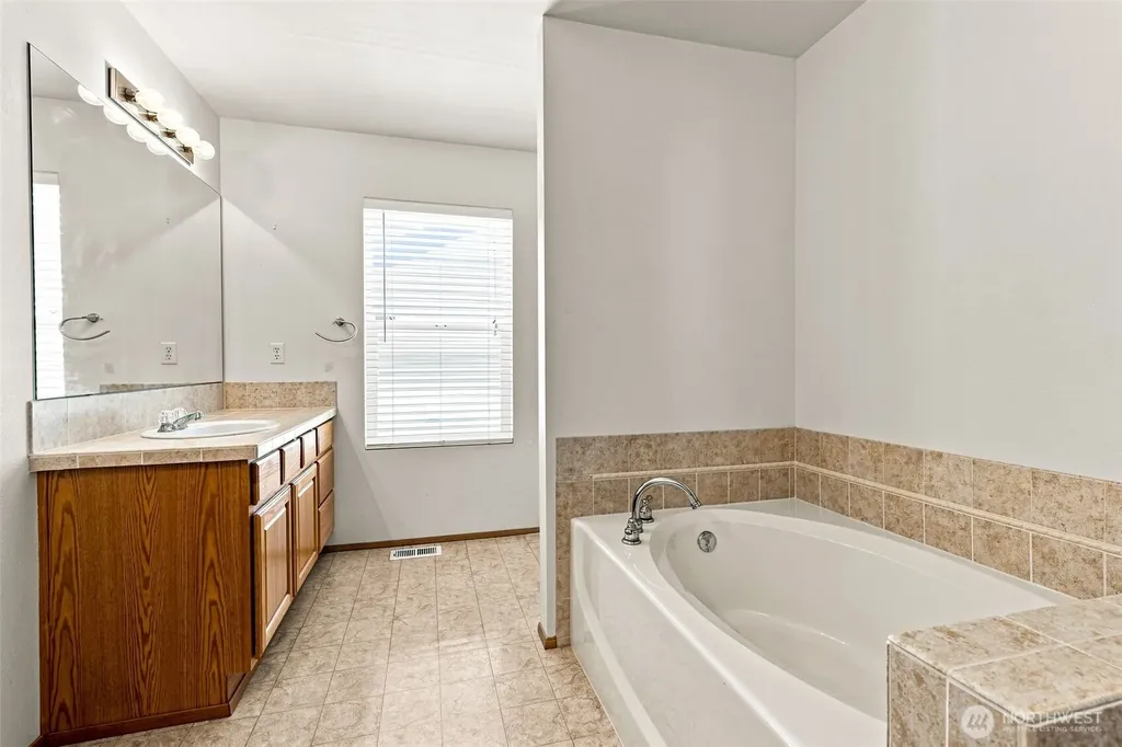 3086 Walker Road Dupont WA 98327
