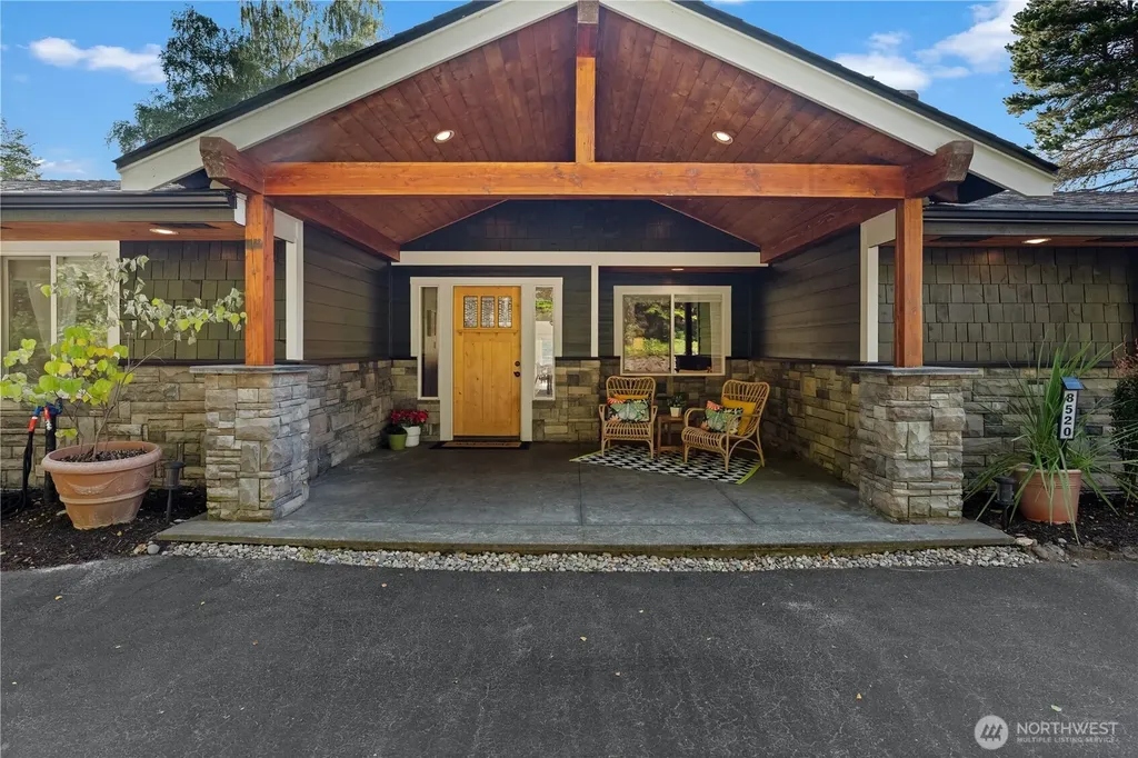 8520 David Day Drive NW Gig Harbor WA 98332