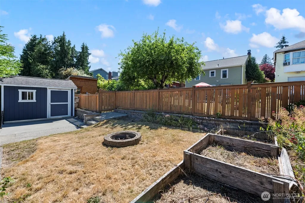 6831 37th Avenue NE Seattle WA 98115