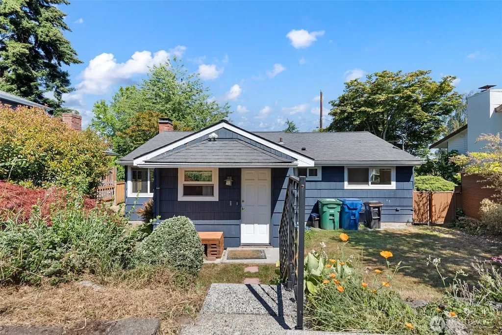 6831 37th Avenue NE Seattle WA 98115