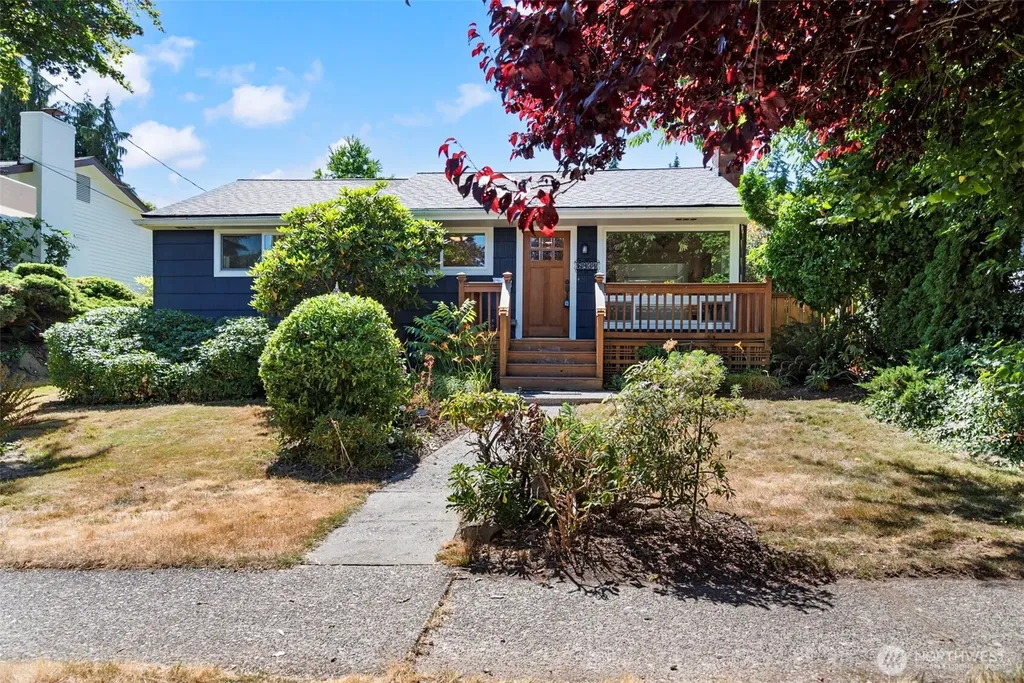 6831 37th Avenue NE Seattle WA 98115