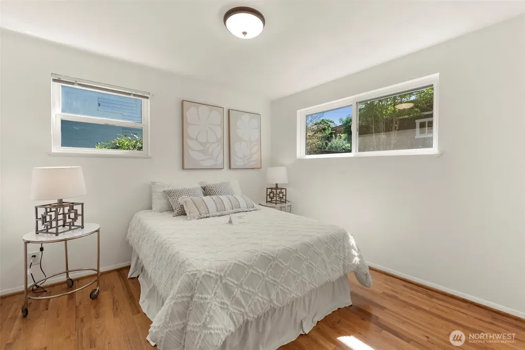 6831 37th Avenue NE Seattle WA 98115