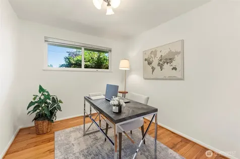 6831 37th Avenue NE Seattle WA 98115