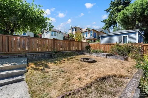 6831 37th Avenue NE Seattle WA 98115