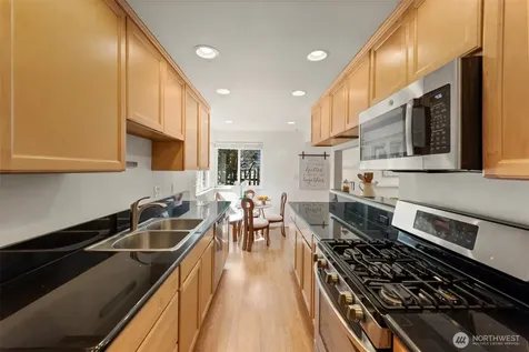6831 37th Avenue NE Seattle WA 98115