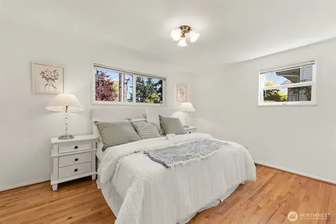 6831 37th Avenue NE Seattle WA 98115