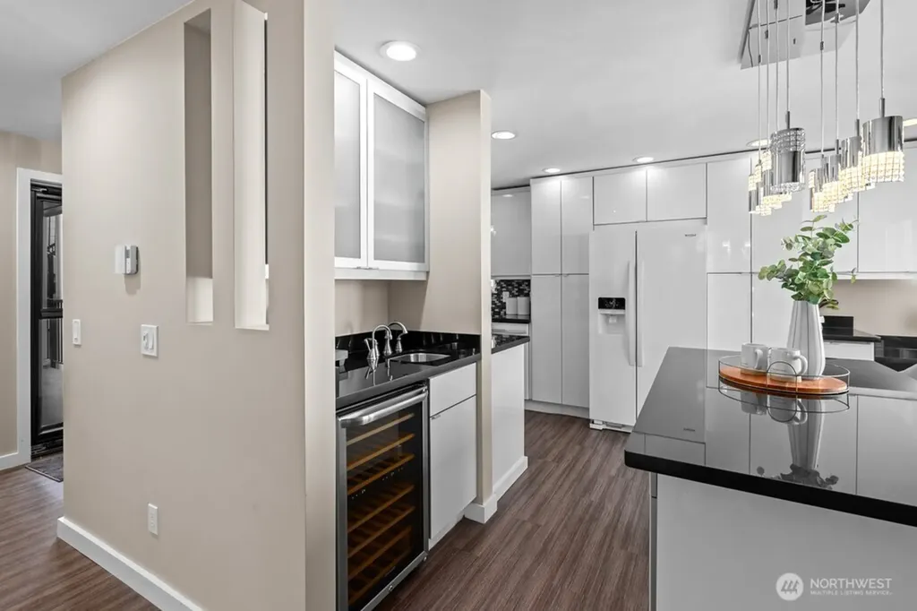 5912 California Avenue SW Seattle WA 98136