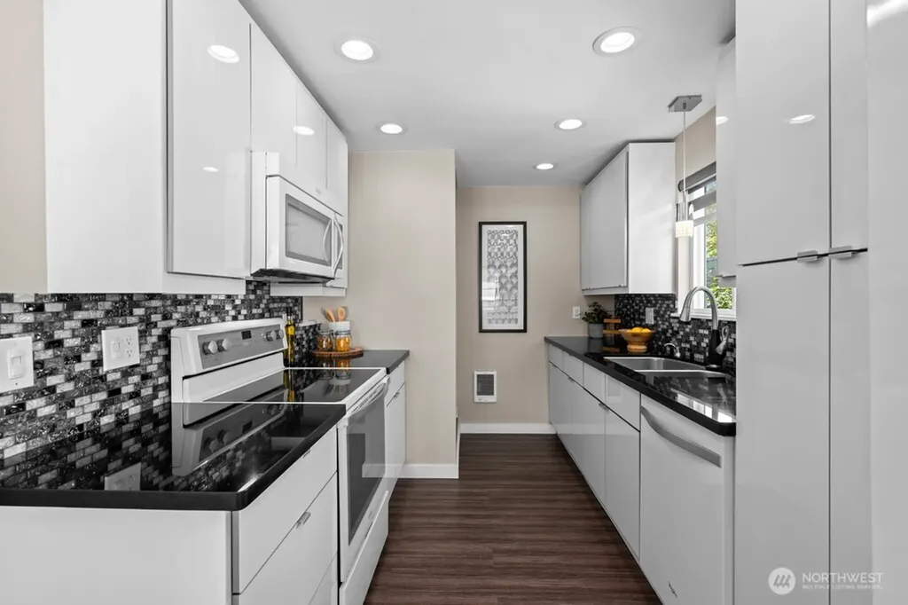 5912 California Avenue SW Seattle WA 98136