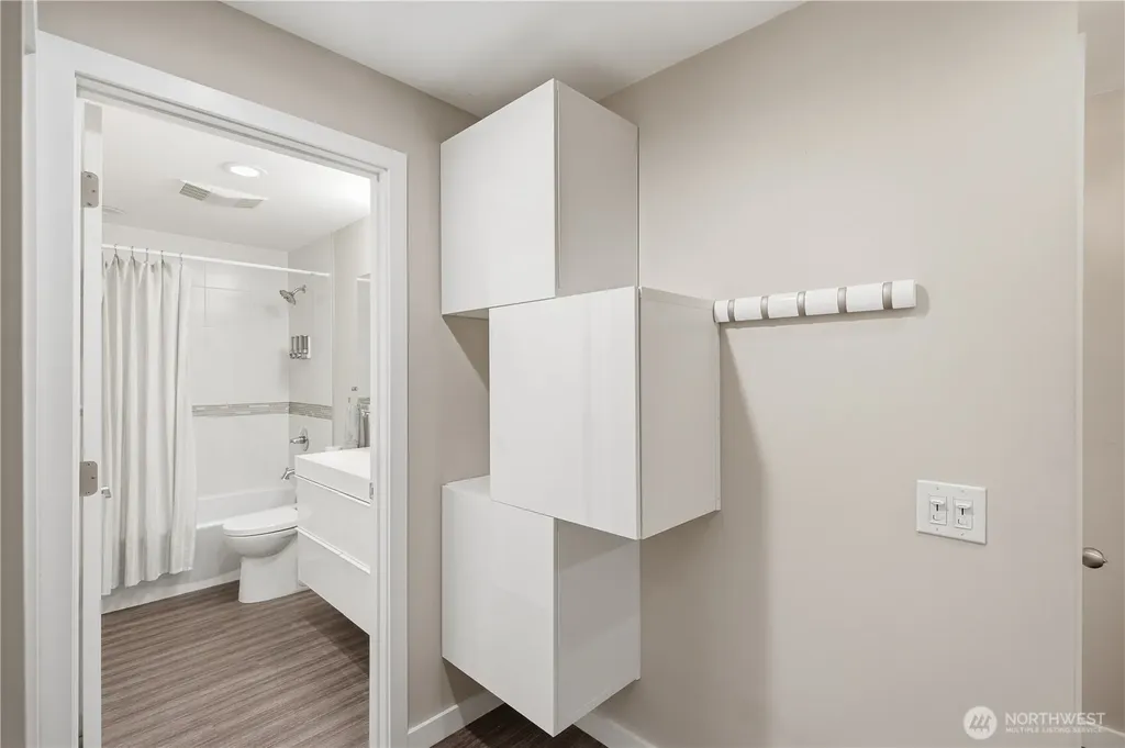 5912 California Avenue SW Seattle WA 98136