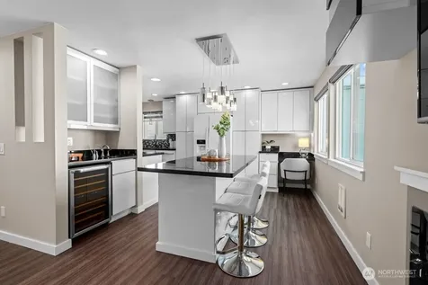 5912 California Avenue SW Seattle WA 98136