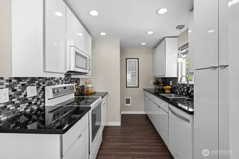 5912 California Avenue SW Seattle WA 98136