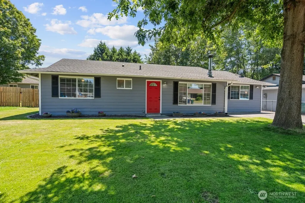 733 2nd Avenue NE Pacific WA 98047