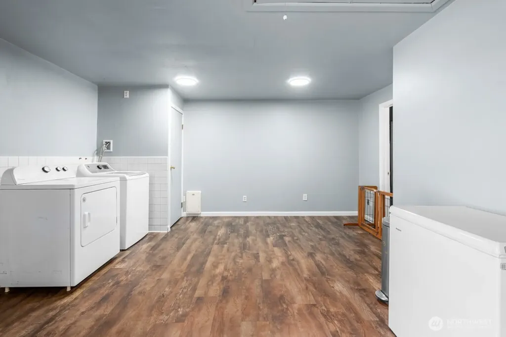 733 2nd Avenue NE Pacific WA 98047