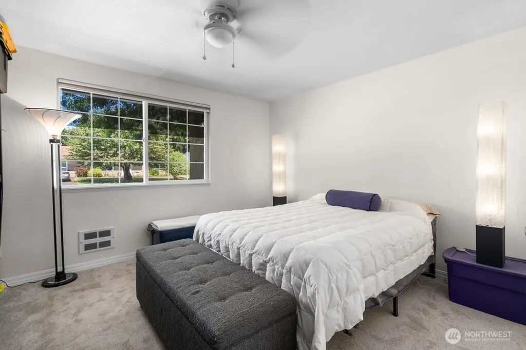 733 2nd Avenue NE Pacific WA 98047