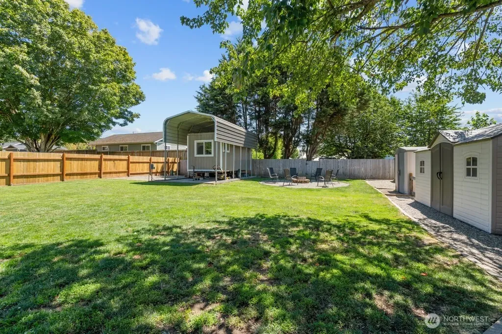 733 2nd Avenue NE Pacific WA 98047