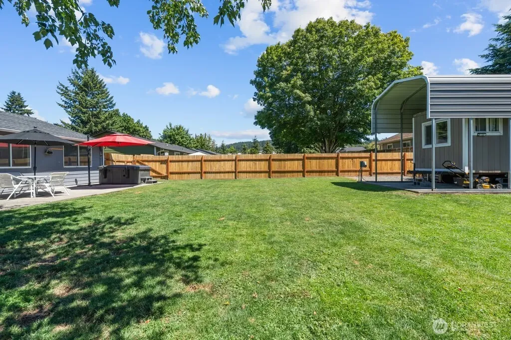 733 2nd Avenue NE Pacific WA 98047