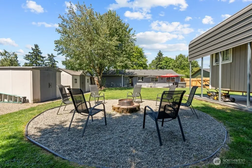 733 2nd Avenue NE Pacific WA 98047