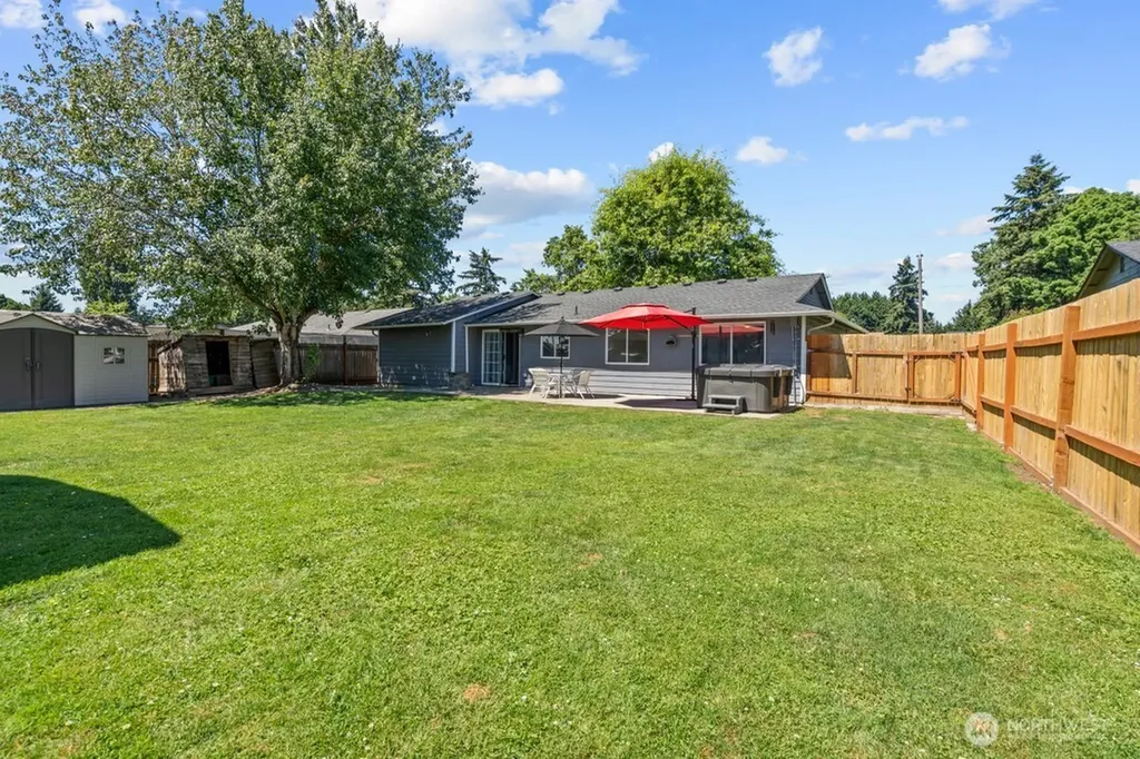 733 2nd Avenue NE Pacific WA 98047