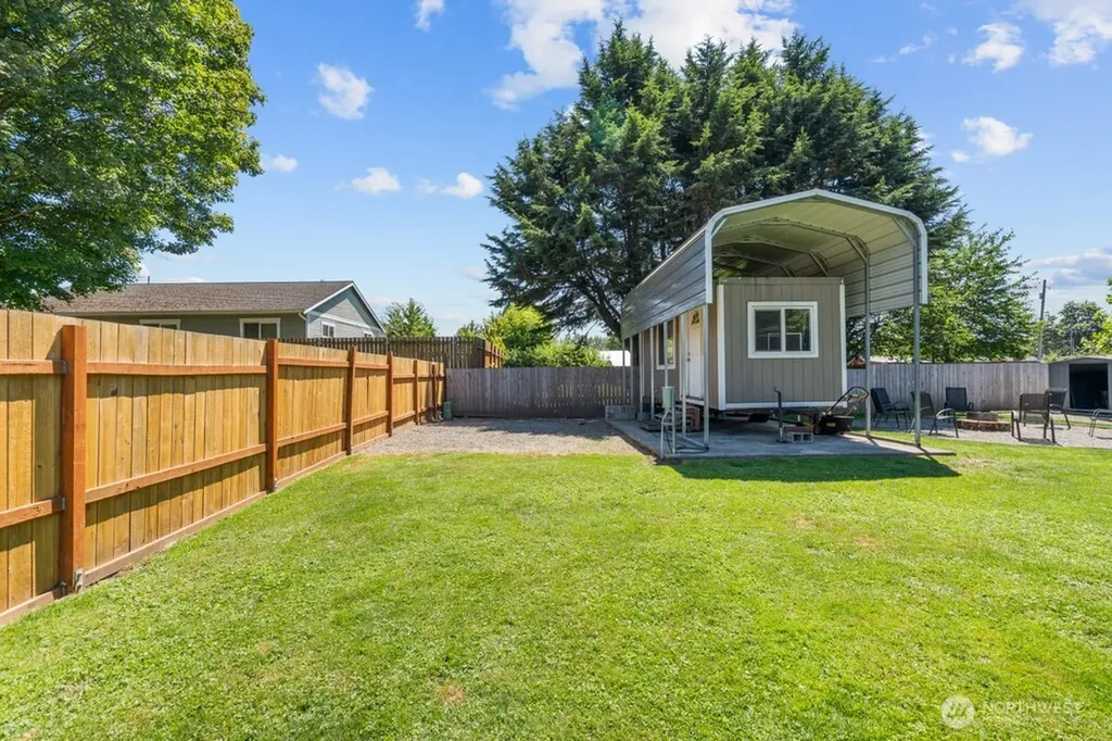 733 2nd Avenue NE Pacific WA 98047