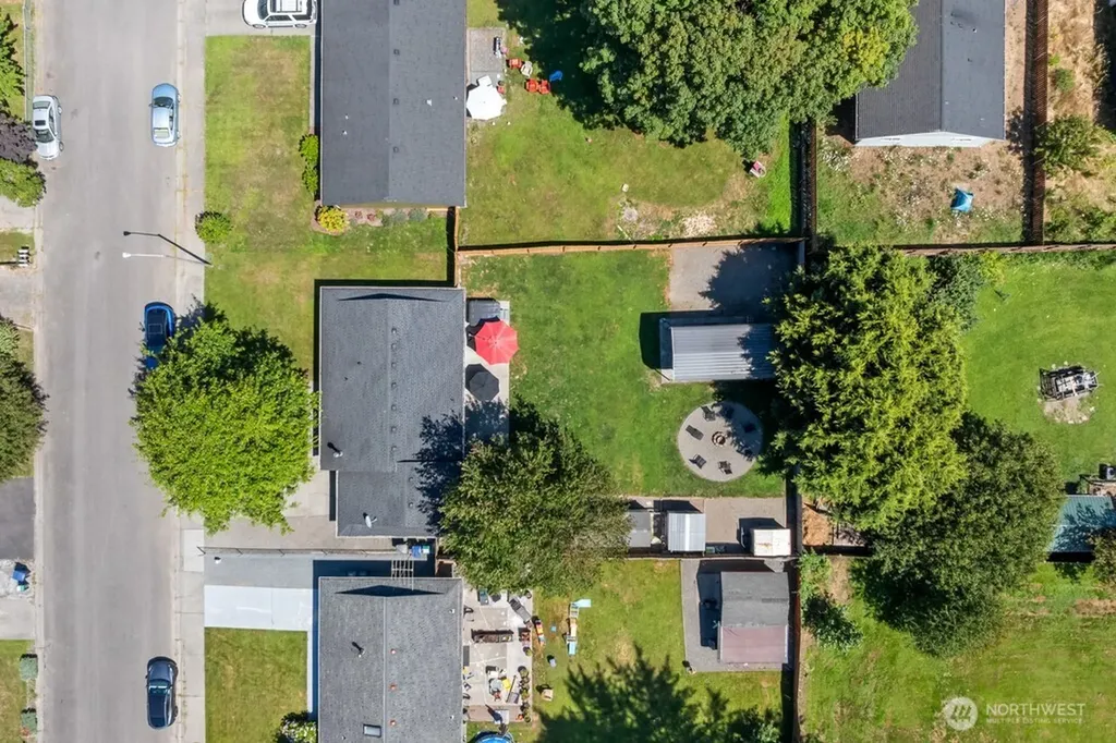 733 2nd Avenue NE Pacific WA 98047