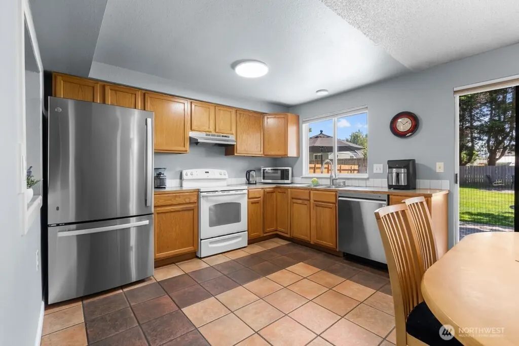 733 2nd Avenue NE Pacific WA 98047