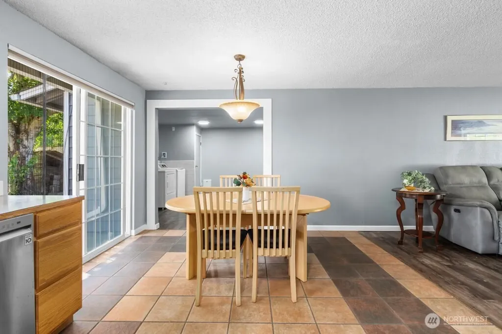 733 2nd Avenue NE Pacific WA 98047