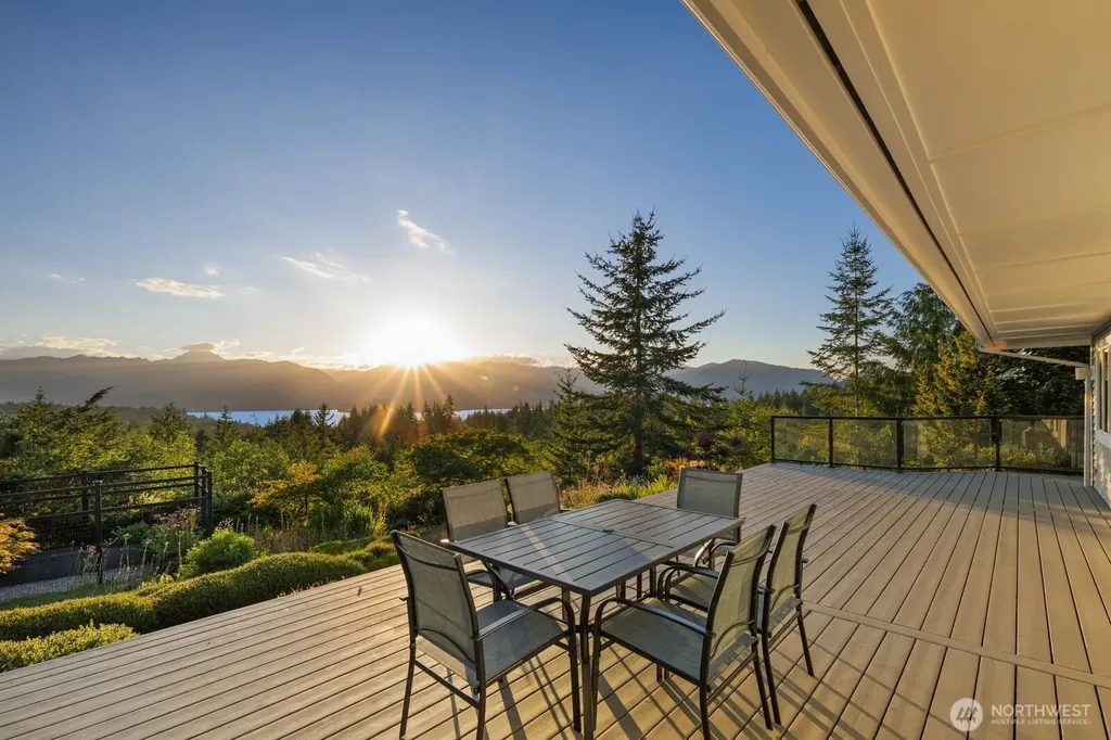 14752 NW Seaview Drive Seabeck WA 98380