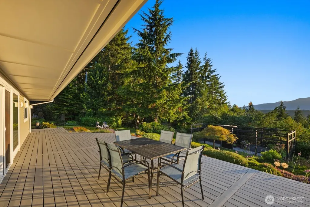 14752 NW Seaview Drive Seabeck WA 98380