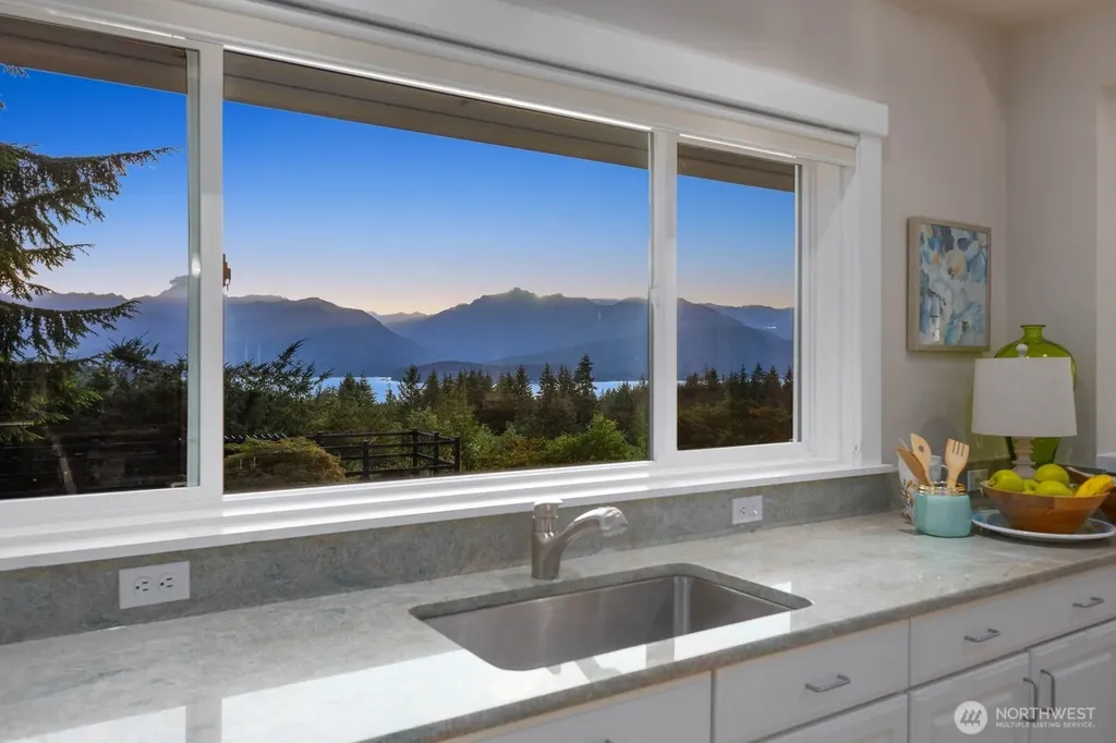 14752 NW Seaview Drive Seabeck WA 98380