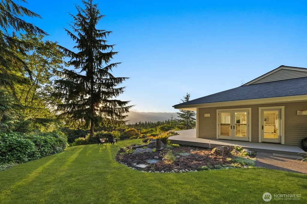 14752 NW Seaview Drive Seabeck WA 98380