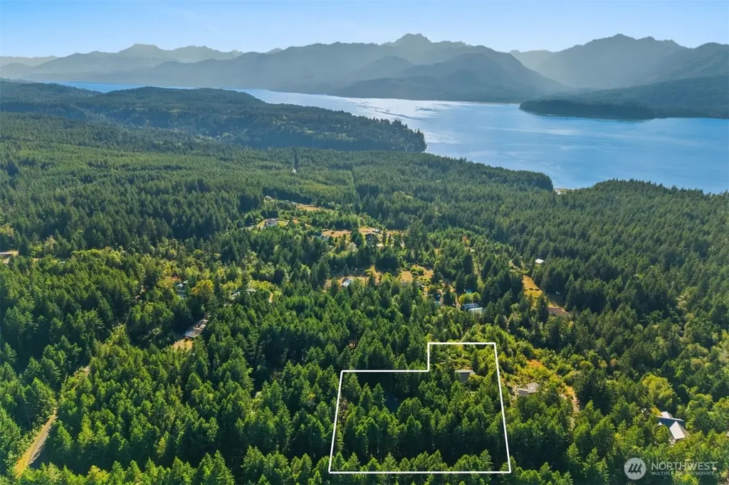 14752 NW Seaview Drive Seabeck WA 98380