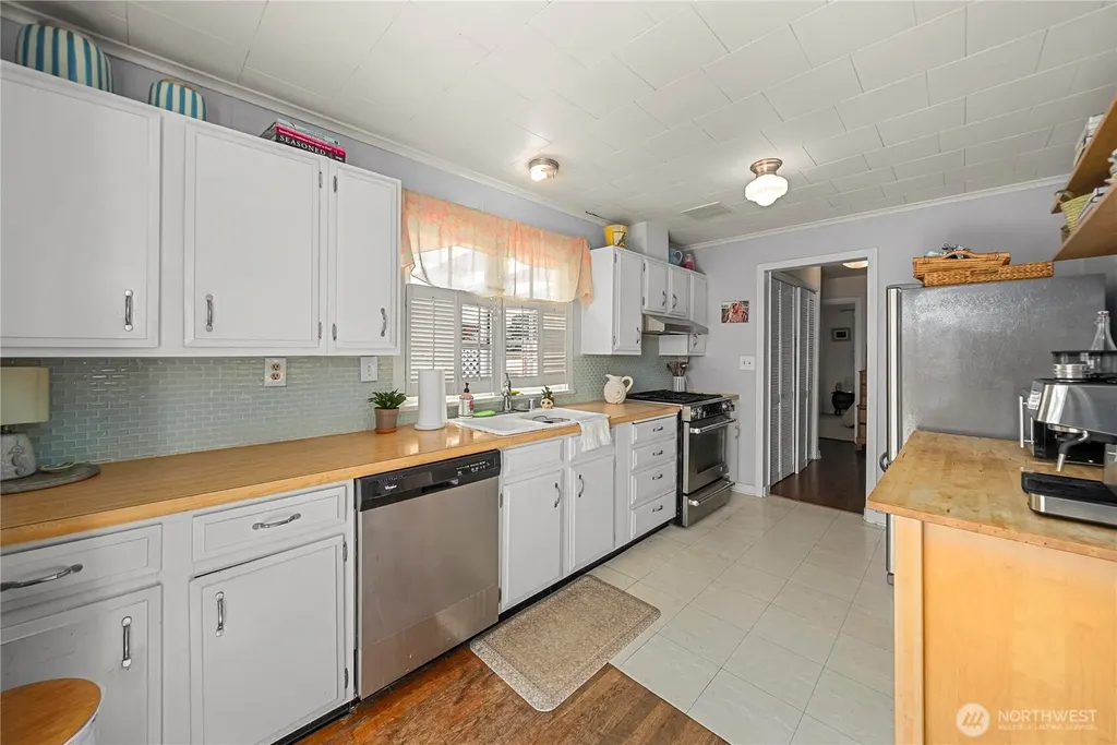 4106 Burnham Drive Gig Harbor WA 98332