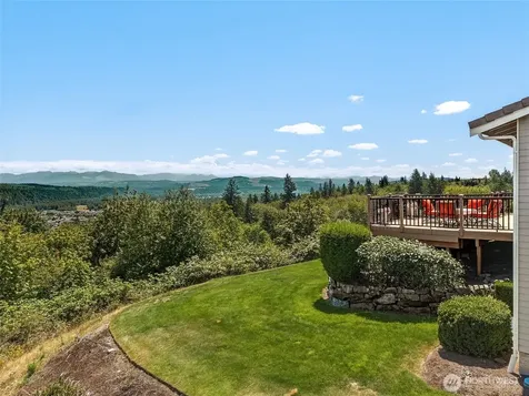 15701 136th Avenue Ct E Puyallup WA 98374