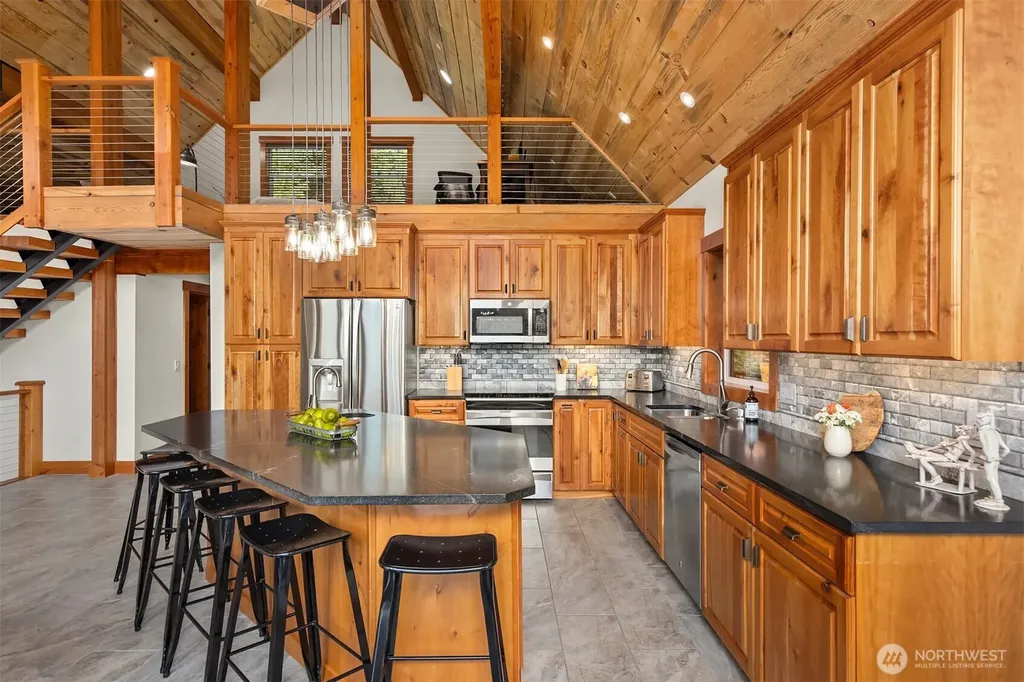 101 Gold Hill Road E Enumclaw WA 98022