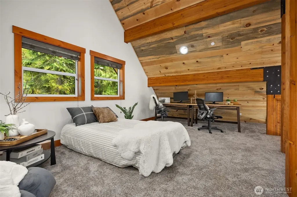 101 Gold Hill Road E Enumclaw WA 98022