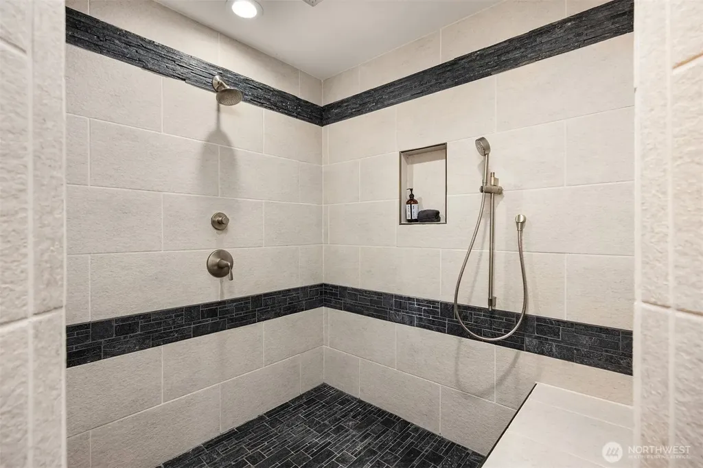 101 Gold Hill Road E Enumclaw WA 98022