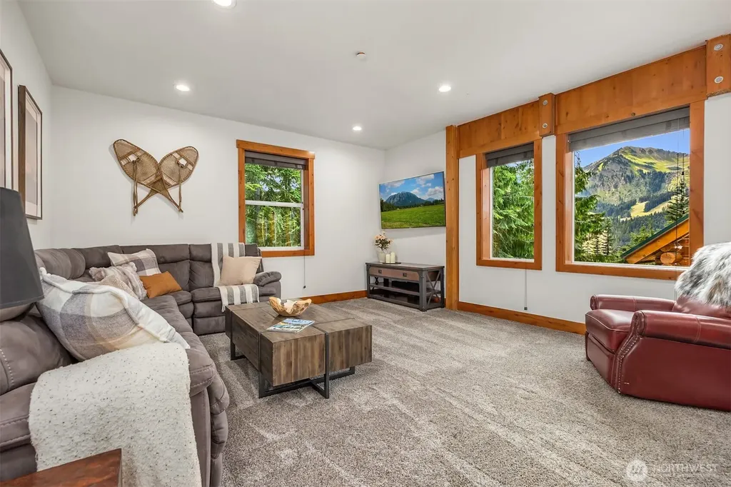 101 Gold Hill Road E Enumclaw WA 98022