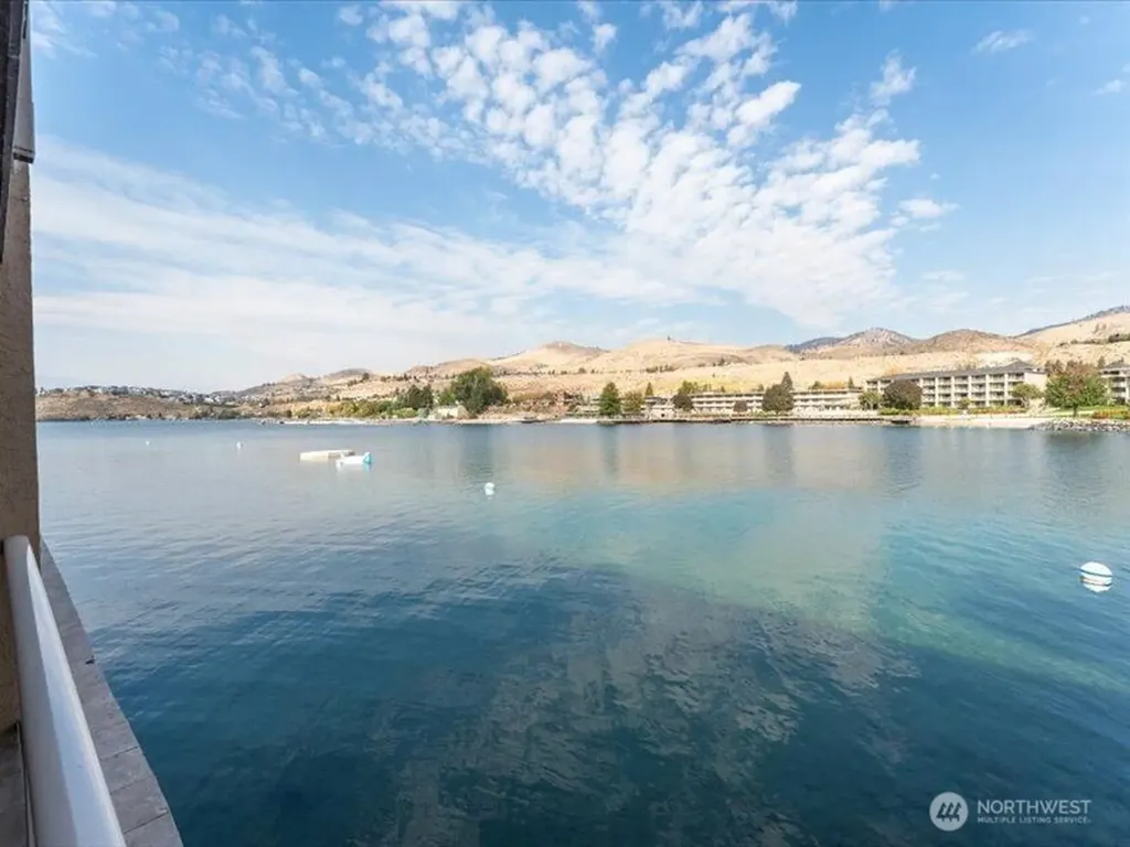 322 W Woodin Avenue Chelan WA 98816